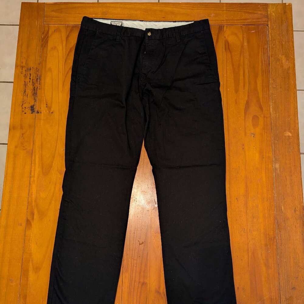 Men’s Volcom Black Pants – Size 36 Waist – Straight Fit
